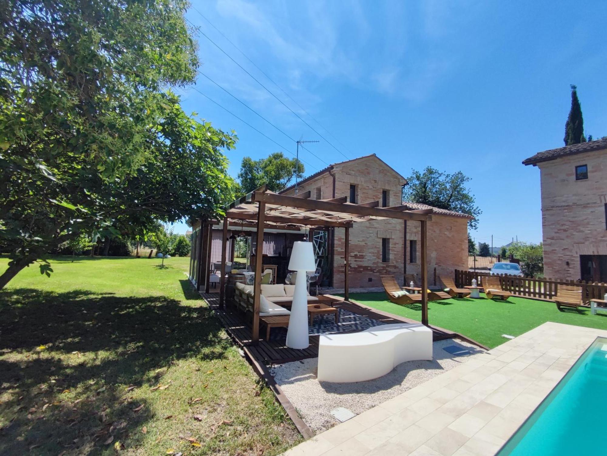 B&B Il Fienile Del Borgo Iesi Exterior photo